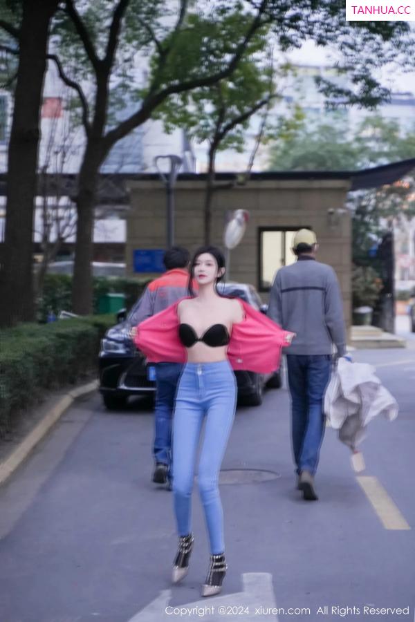   [XiuRen]高清写真图 2024.02.08 No.8091 龙雪儿 牛仔裤美臀第67张图片